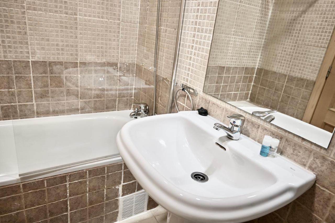 For You Rentals Centrico Apartamento Temporal En La Calle Infanta Inf1A Madrid Exterior photo