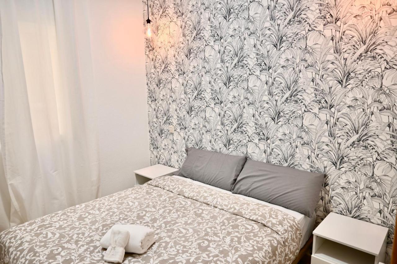 For You Rentals Centrico Apartamento Temporal En La Calle Infanta Inf1A Madrid Exterior photo